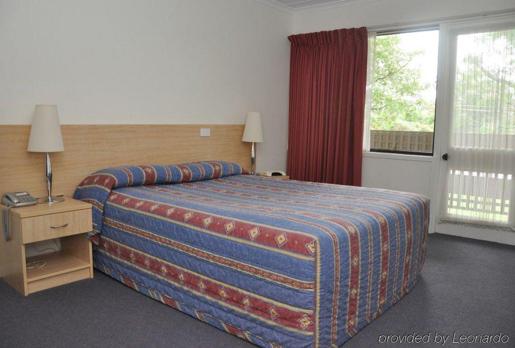 Edinburgh Motor Inn Уоррагул Номер фото