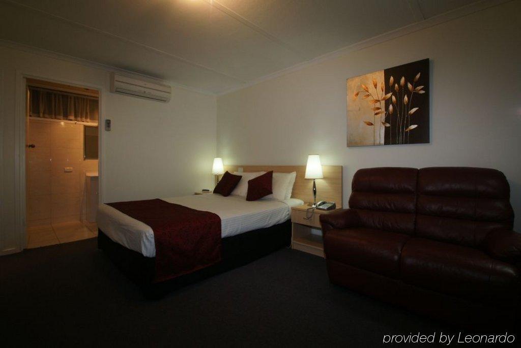 Edinburgh Motor Inn Уоррагул Номер фото