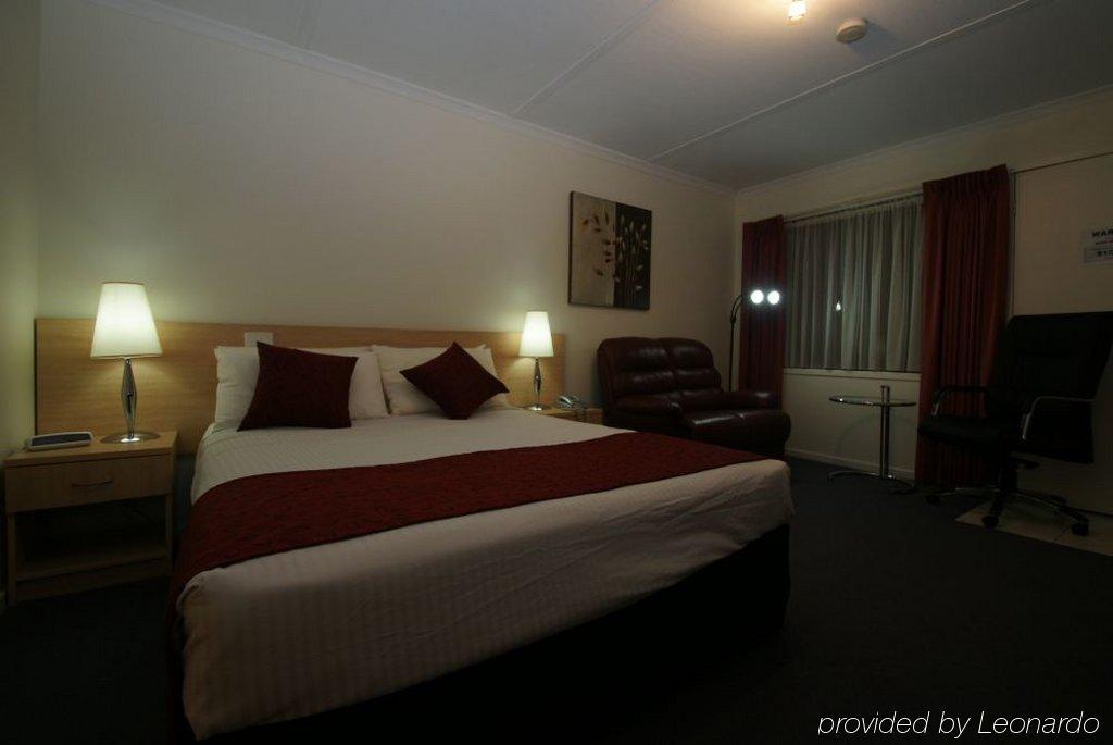 Edinburgh Motor Inn Уоррагул Номер фото