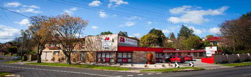 Edinburgh Motor Inn Уоррагул Экстерьер фото
